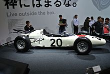 Photo de profil de la Honda RA271 exposée au Tokyo Motor Show 2013.