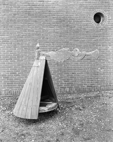 File:Houten schoorsteengek - Ouderkerk aan de Amstel - 20349052 - RCE.jpg