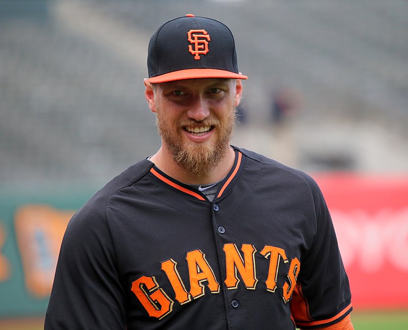 Giants' star Hunter Pence steps up to the plate for COVID-19 relief