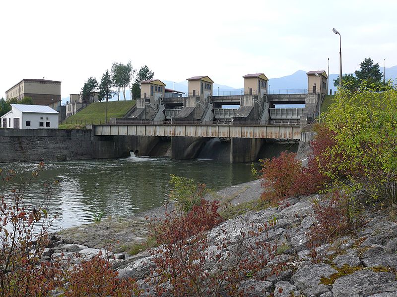 File:Hydroelectric-power-plant-on-river-Vah-Krpelany-Slovakia-006.jpg