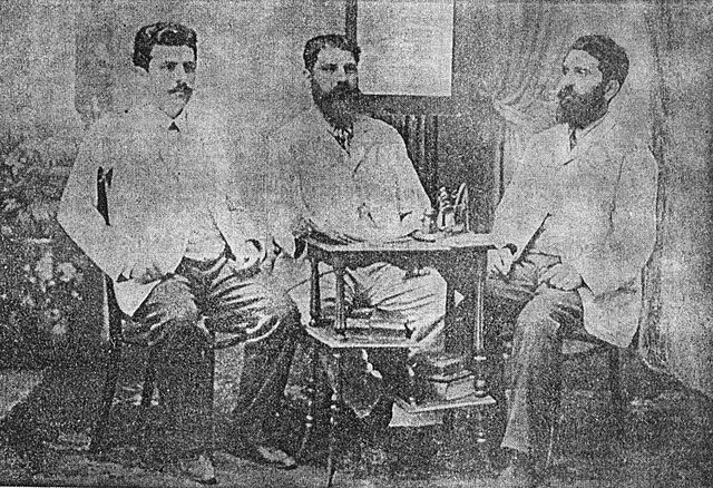 From right: Garabet Ibrăileanu, Constantin Stere and their Viața Românească colleague Ion Botez, ca. 1905