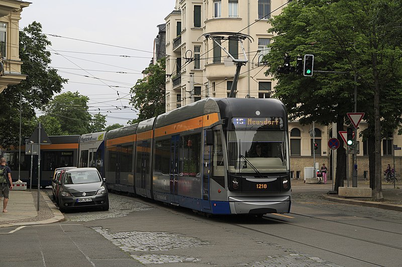 File:J38 698 Nordplatz, ET 1218.jpg