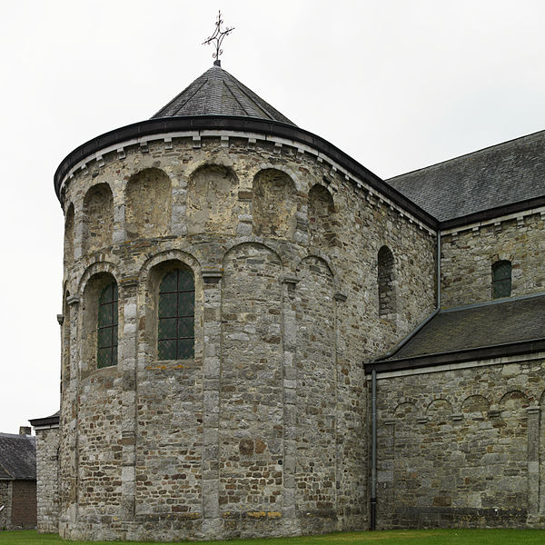 File:Kerk St pierre xhinesse.jpg