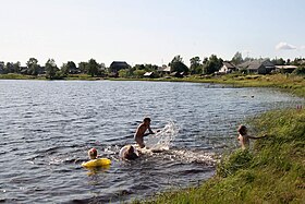 Озеро в одноимённой деревне
