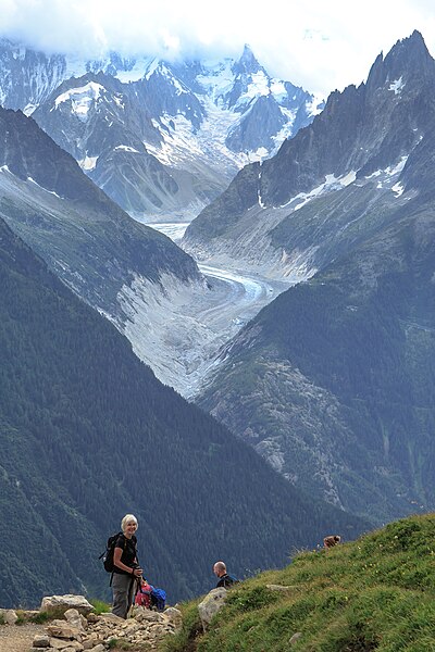 File:Lac Blanc hike - Sanne accross from the Mer de Glace (10975657784).jpg