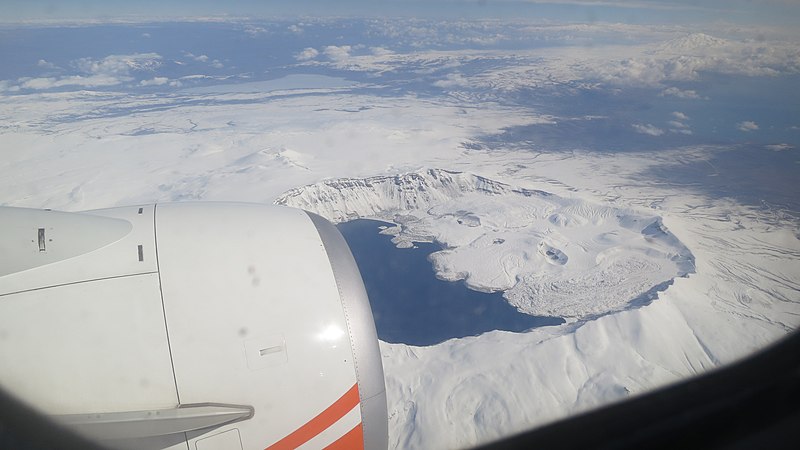 File:Lake Nemrut.jpg