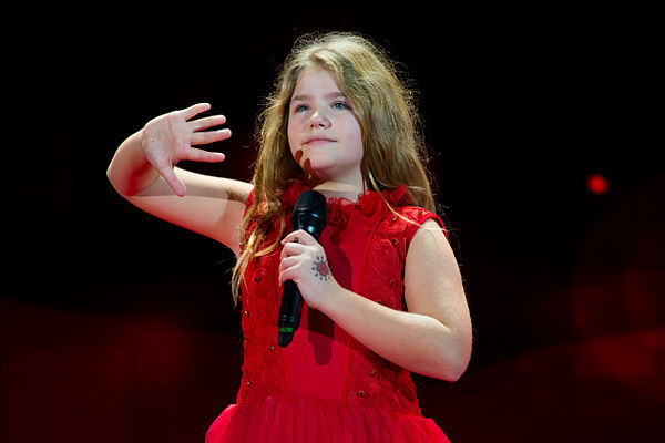 Lena Stamenkovic at stage of JESC 2015