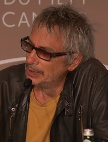 File:Leos Carax Cannes 2021.jpg