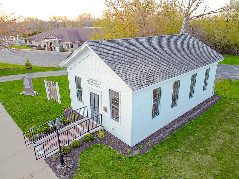 File:Little White Schoolhouse in Ripon, Wisconsin-6.jpg