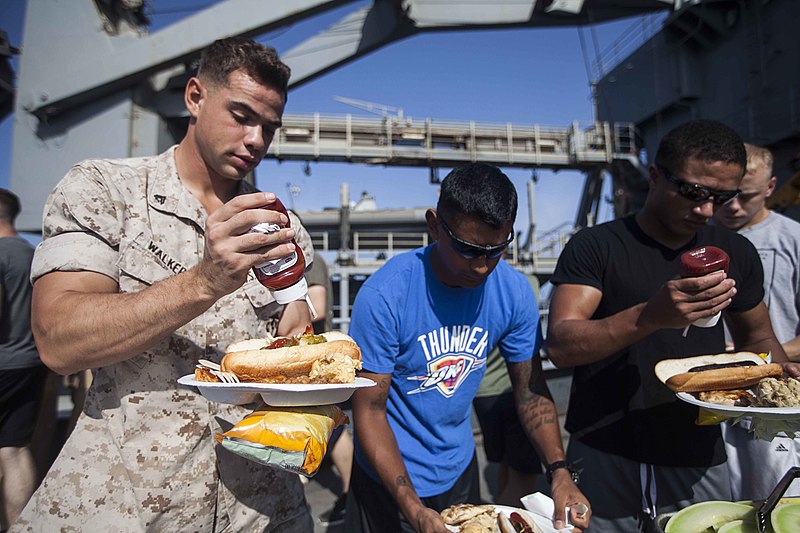 File:MEU Marines relax during steel beach aboard Gunston Hall 140921-M-HZ646-017.jpg