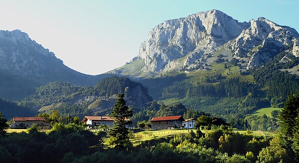 Urkiola mountain range seen from Mañaria