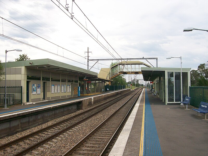 File:Macquarie fields railway station.jpg