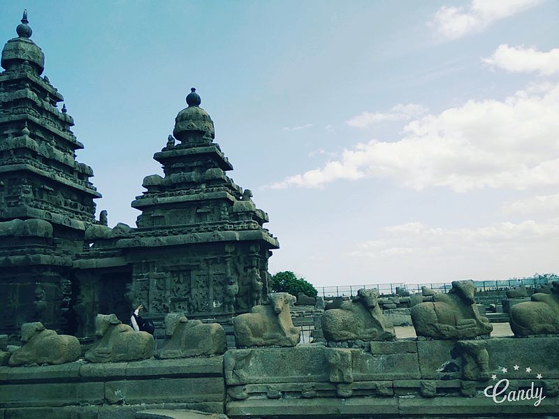 File:Mamallapuram, shore temple side view.jpg