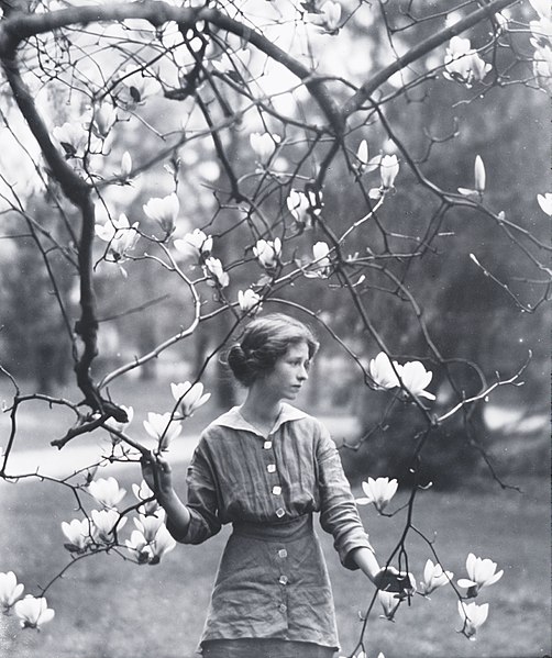 Millay photographed by Arnold Genthe in 1914 in Mamaroneck, New York