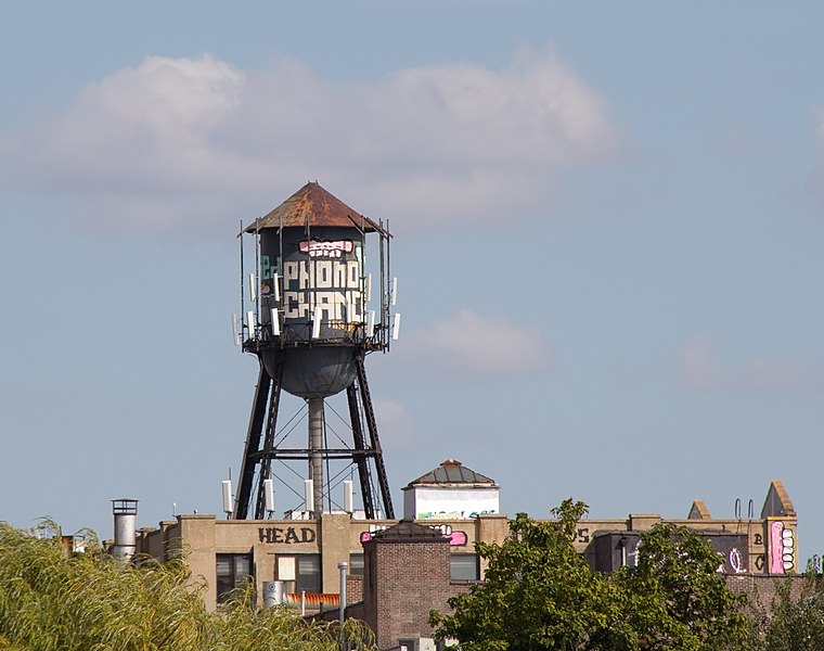 File:Mobile phone Water Tower (6222367561).jpg