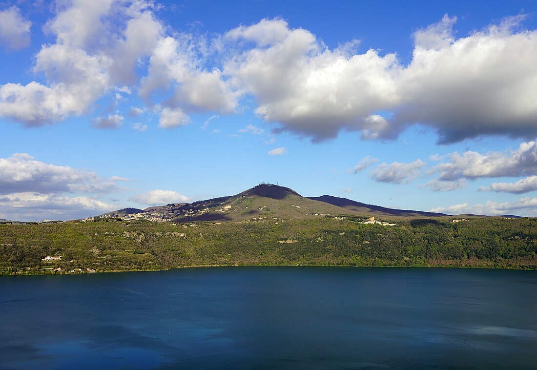 Montes Albanos