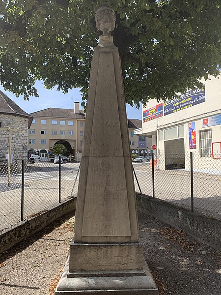 File:Monument commémoratif, départ en août 1914 des régiments du Bugey, jardin d'enfants (Avenue du 133e Ri).jpg