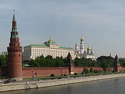 Pohled na Moskevský kreml z řeky Moskvy.