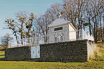 Chapelle funéraire de la famille Coquillard.