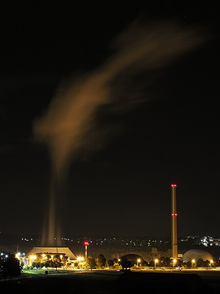 File:Nuclear Power Plant Neckarwestheim at night 02.jpg