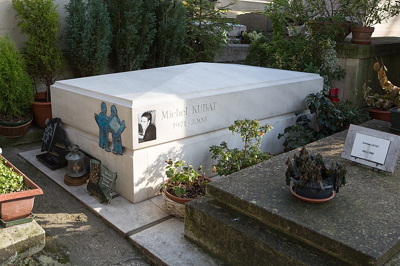 File:Père-Lachaise - Division 14 - Kubat 01.jpg