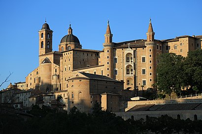 Come arrivare a Urbino con i mezzi pubblici - Informazioni sul luogo