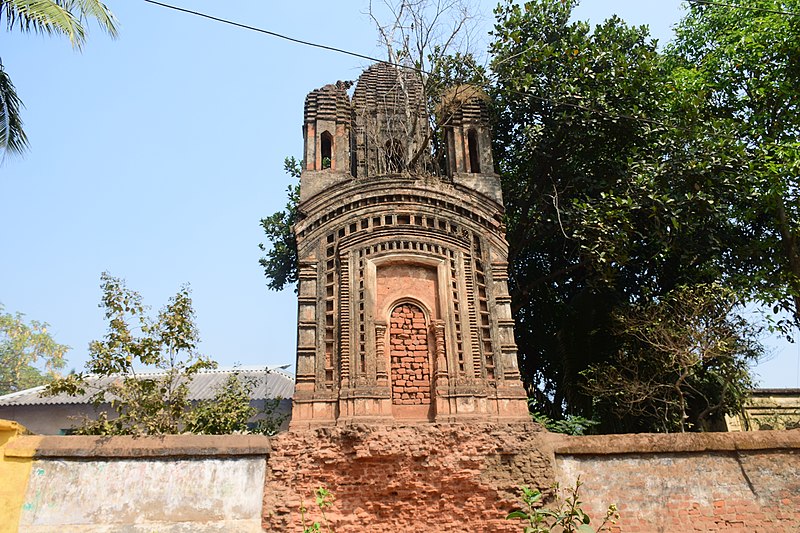 File:Pancha Ratna Dolmancha at Mankar in Purba Bardhaman district.jpg