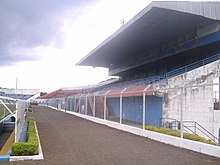 Patinhas esteve aqui - Estadio do São Carlos 5 - panoramio.jpg