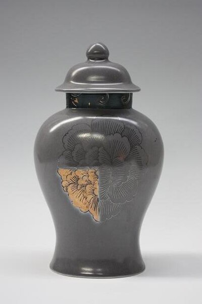 File:Peony vase.JPG