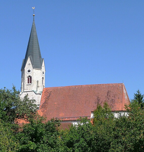 File:Pfarrkirche Münchham.JPG