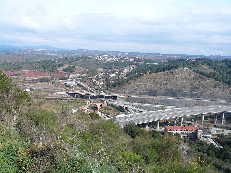 File:Pont del Diable P1010532.JPG