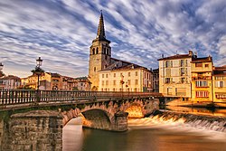 Le vieux pont sur le Salat et l'église.