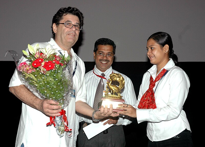 File:Producer of the flm ‘Ho Chov (The Debt)’ from Israel, Eitan Even being felicitated at the presentation on November 30, 2007 at IFFI, Panaji, Goa (Left side).jpg