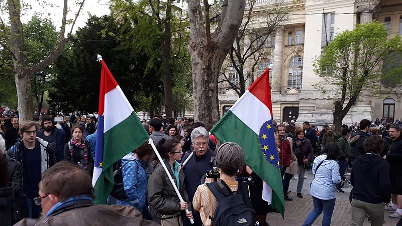 File:Protest Combined HUN and EU flags 20170415 175746.jpg