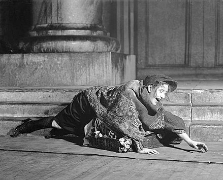 Lynn Fontanne as Eliza Doolittle in the Theatre Guild production of Pygmalion (1926)