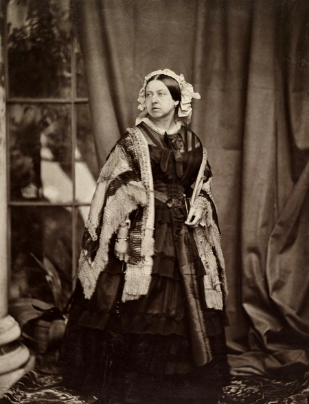 Tập tin:Queen Victoria by JJE Mayall, 1860.png