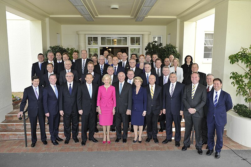 File:Quentin Bryce with the newly sworn in Abbott Government.jpg