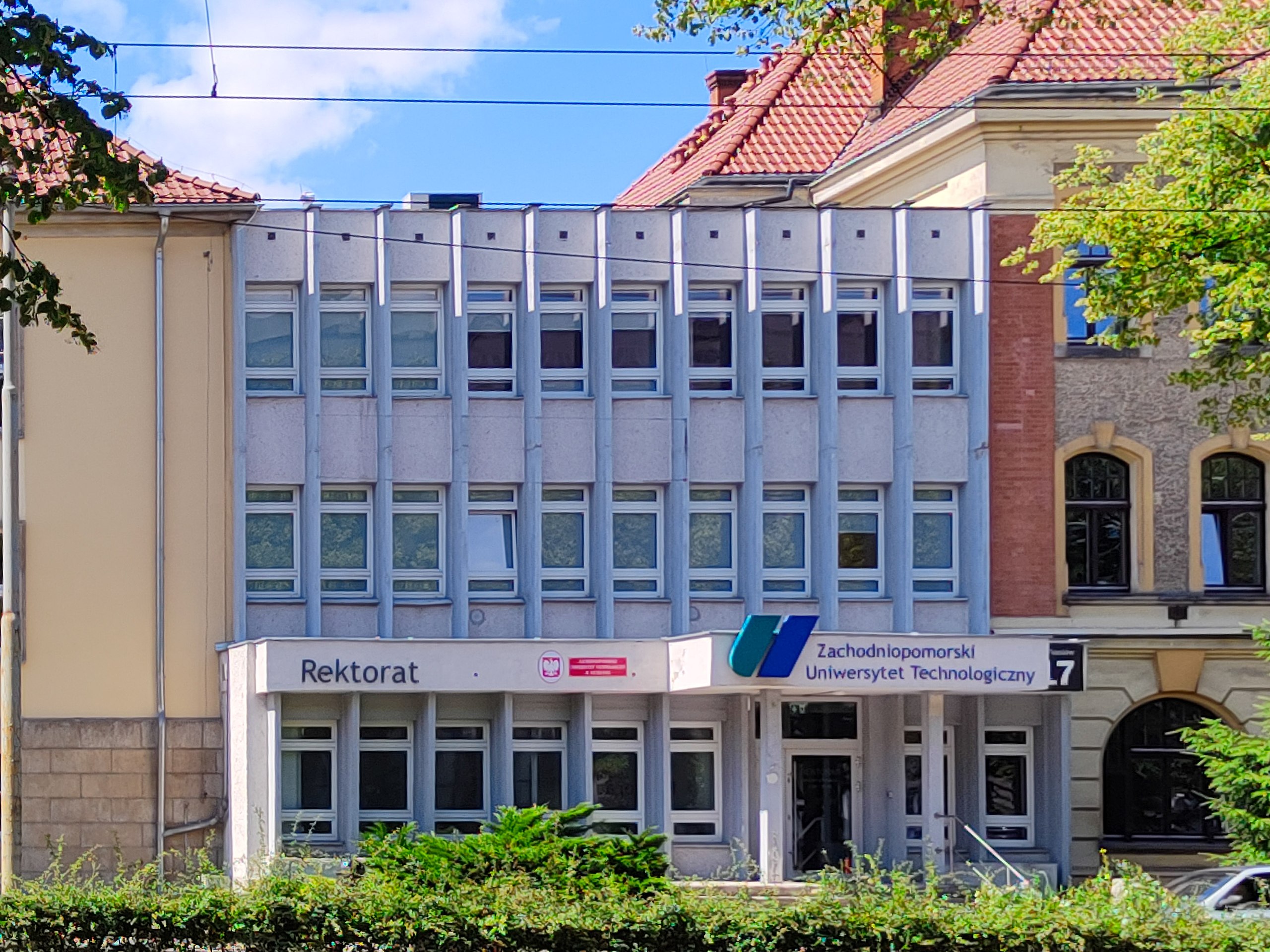 File:Rector's office of the West Pomeranian University of Technology in  Szczecin, June  - Wikimedia Commons