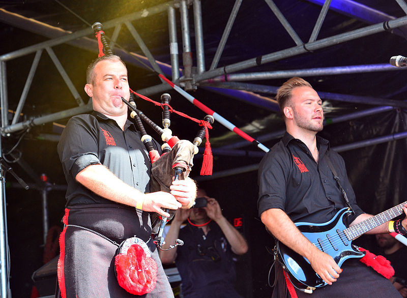 File:Red Hot Chilli Pipers – Wacken Open Air 2014 16.jpg