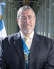 Retrato oficial de Presidente Bernardo Arévalo (cropped) 3.jpg