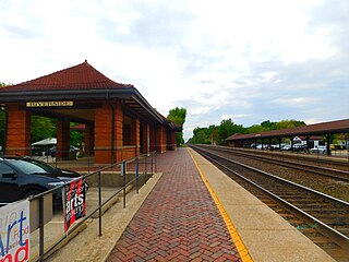 <span class="mw-page-title-main">Riverside station (Illinois)</span> Commuter rail station in Riverside, Illinois