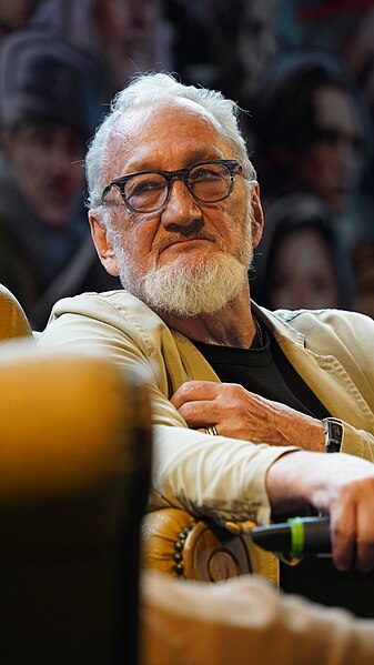 File:Robert Englund (52921638112).jpg