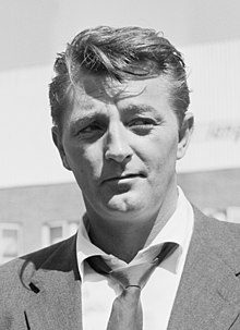 Robert Mitchum 1955.jpg