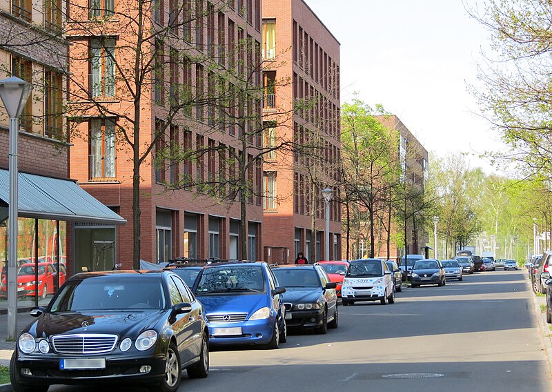 File:Romy-Schneider-Straße (Berlin-Haselhorst).jpg