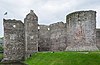 Rothesay Castle - Torhaus und Taubenturm 2016.jpg