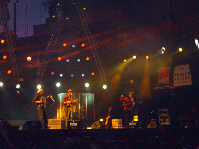 File:Rue Ketanou, Francofolies 2009-07-14.png