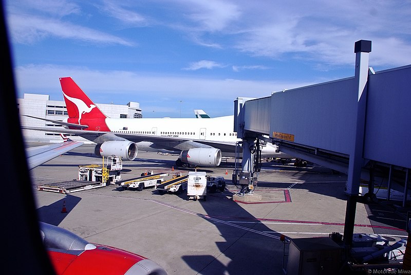 File:SFO Boeing 747-400 (5381515269).jpg