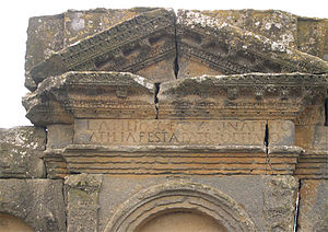 Mausoleum Der Attilier: Lage, Beschreibung, Inschrift