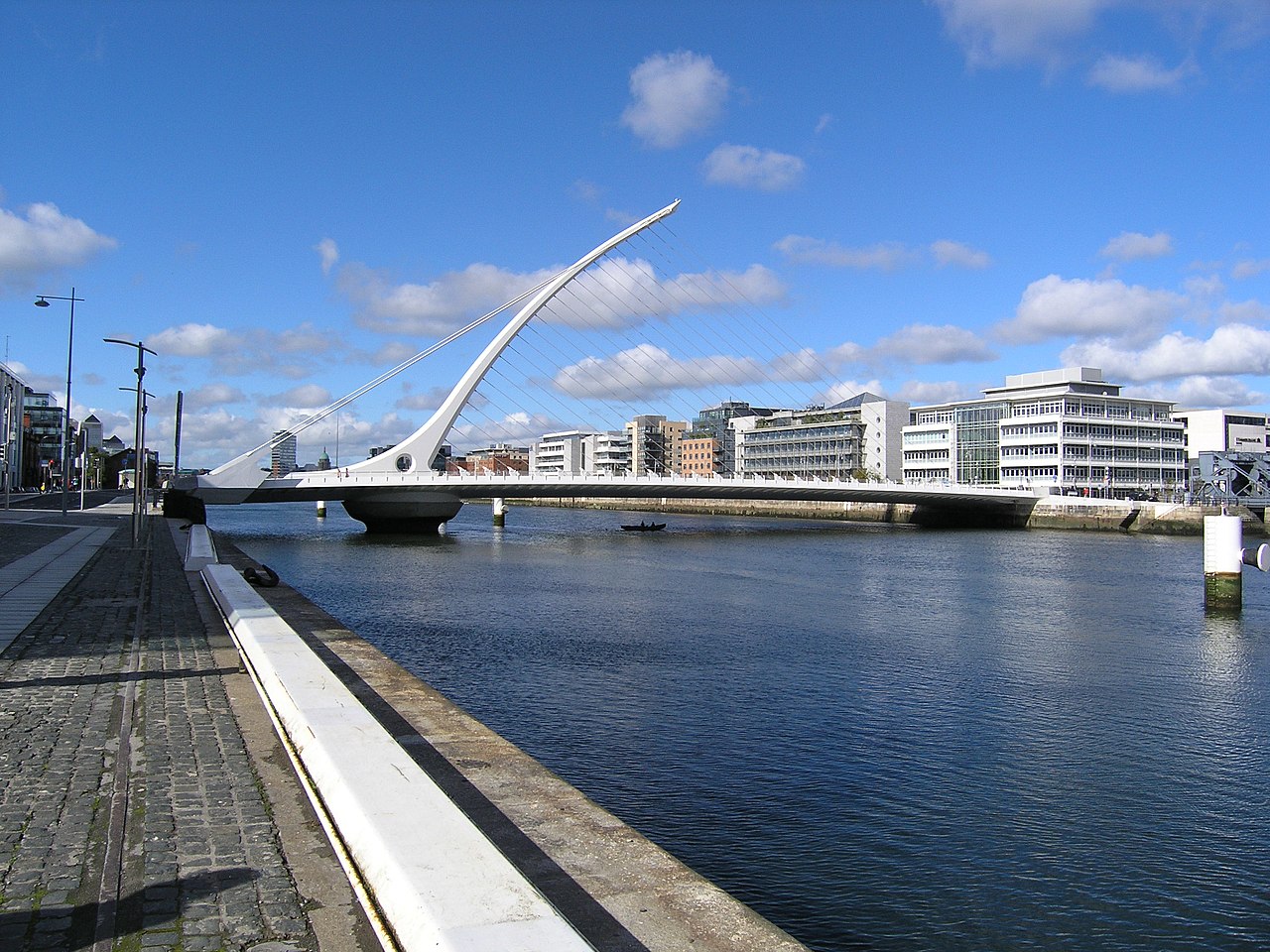 1280px-SamuelBeckettBridge%2C_Dublin.JPG