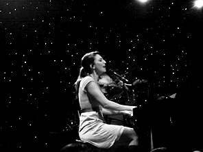 Sara Bareilles in una performance ad Atlanta